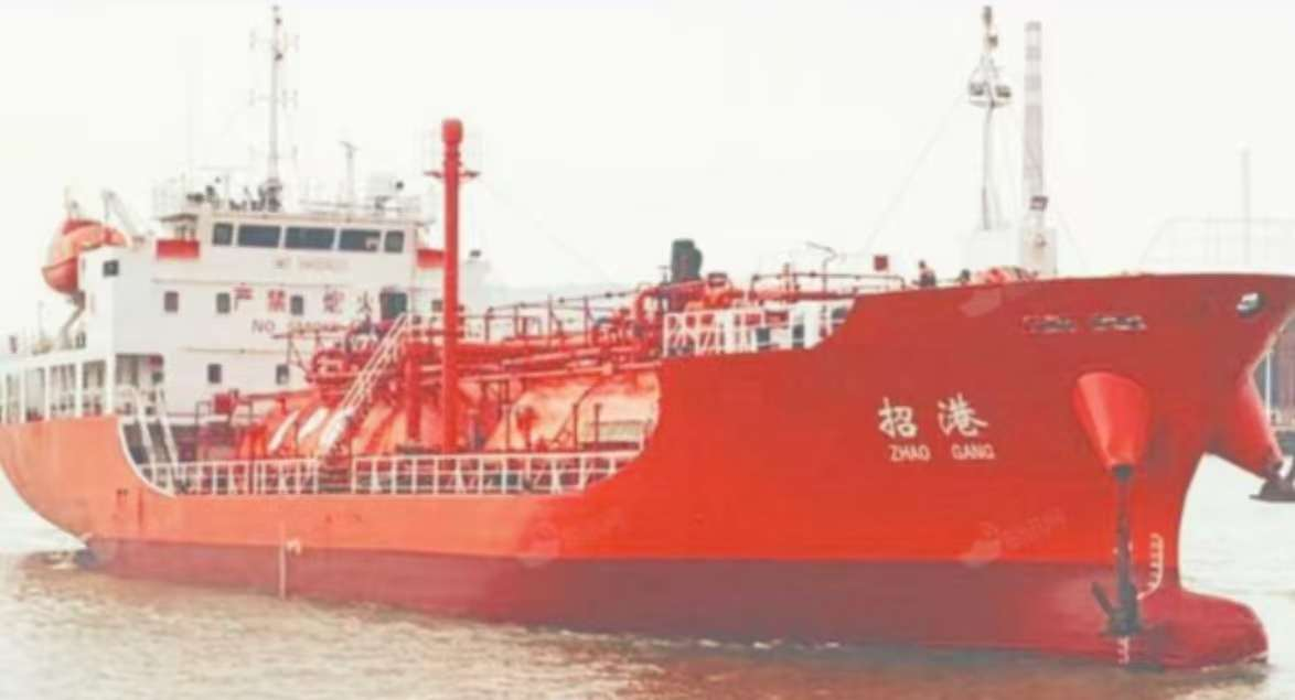 270FT Barge